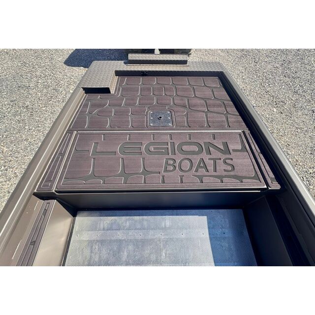 BOATS :: **AVAILABLE** 16-52 LEGION COMMANDER $31,780